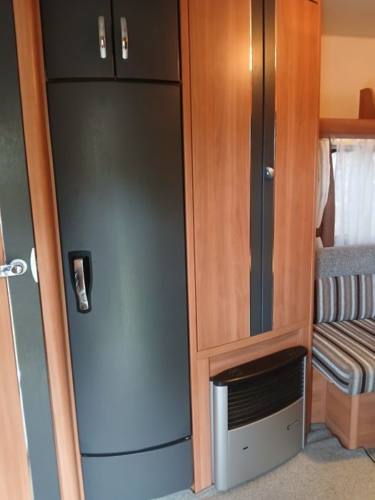 Przyczepa Hobby de Luxe 380 T mover solar