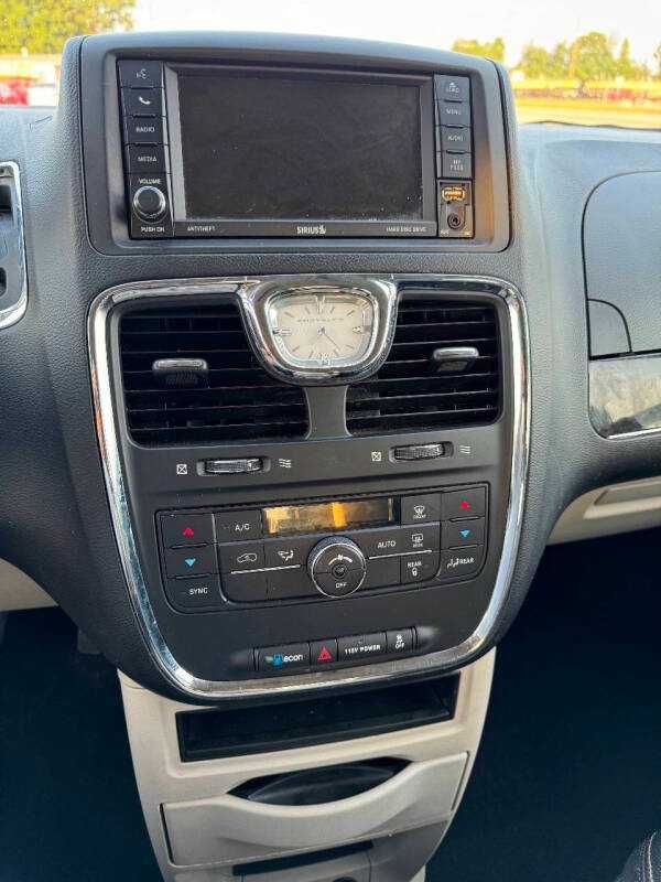 2016 Chrysler Town and Country