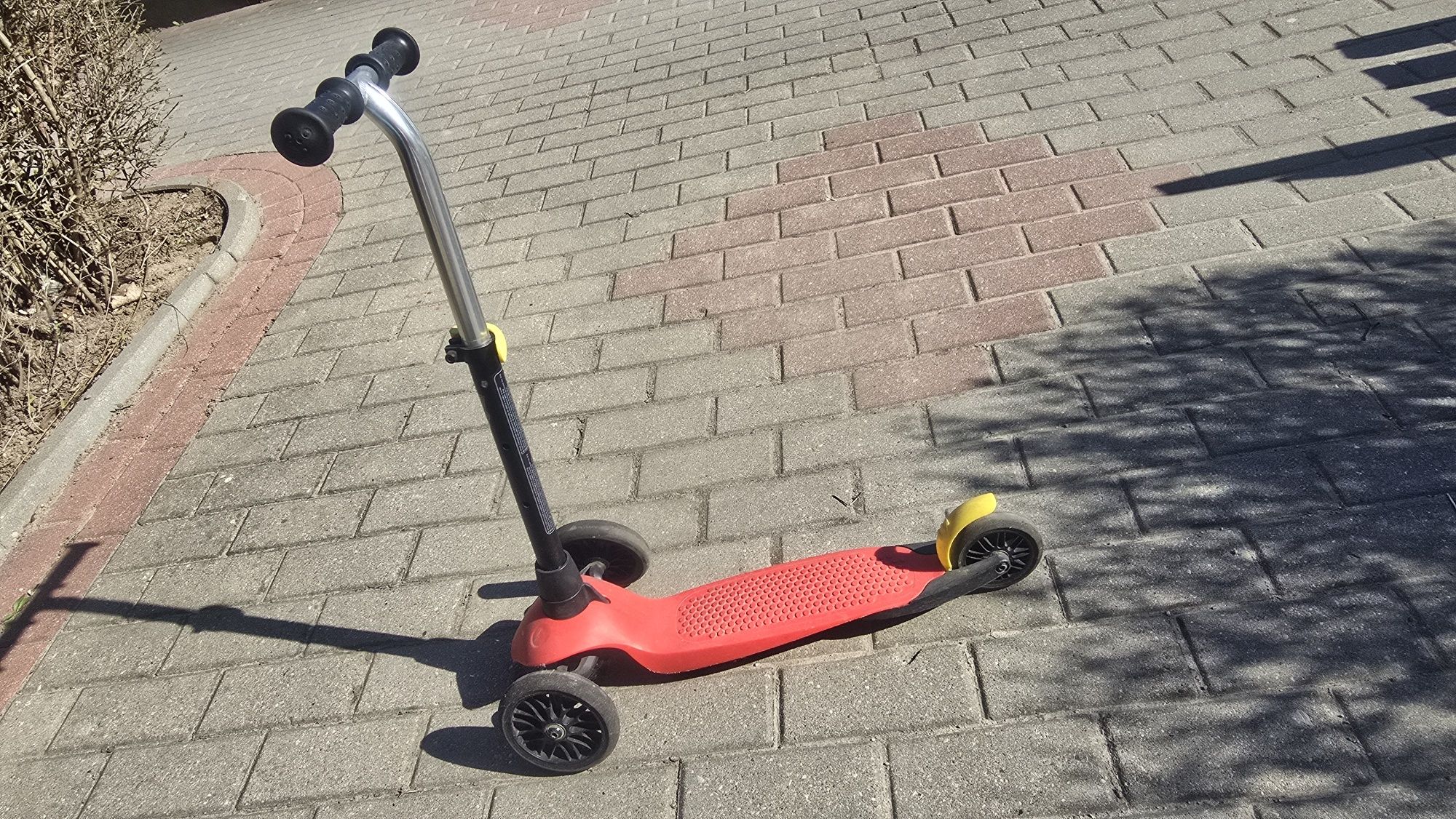 Hulajnoga trójkołowa decathlon