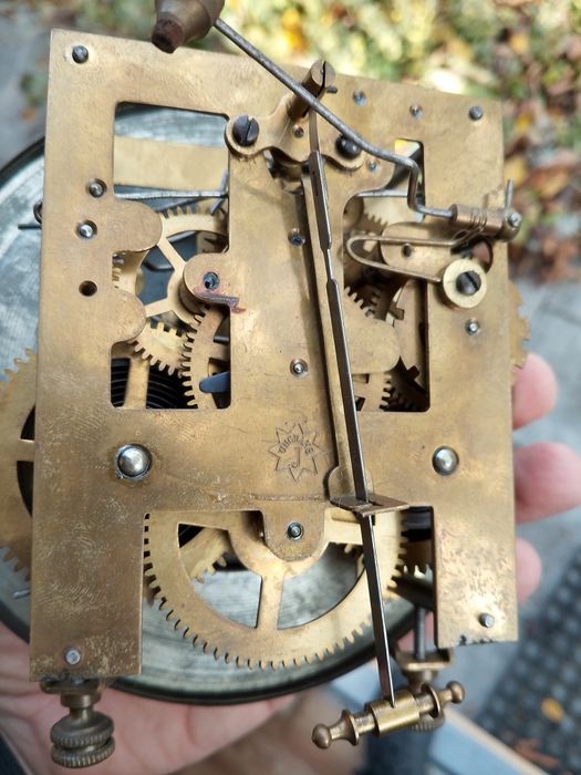 Mechanizm sygnowany Junghans