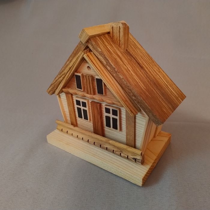 Скарбничка - будиночок