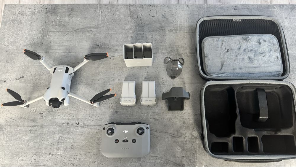 Dron Dji Mini 4 Pro + dwa oryginalne akumulatory z hubem , futerał