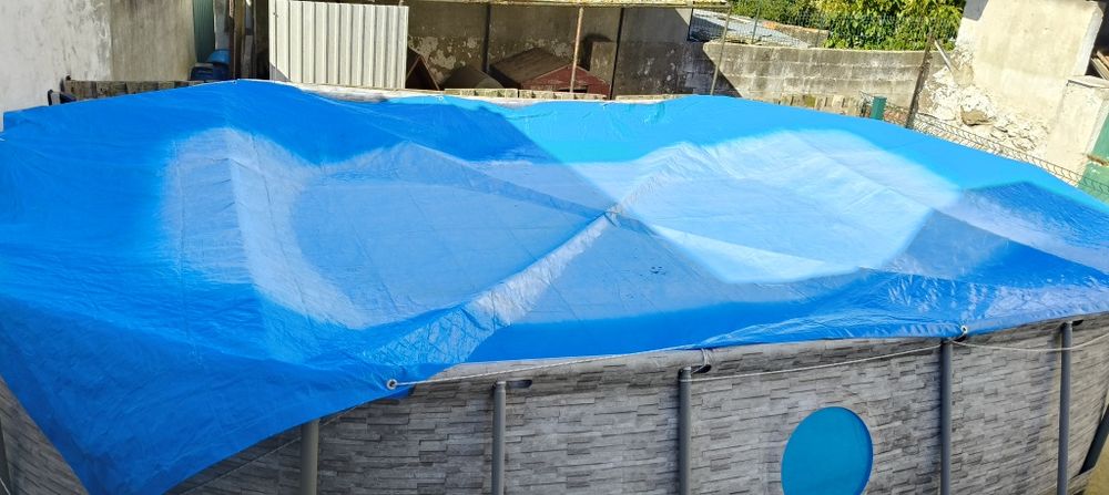 Piscina bestway impecável