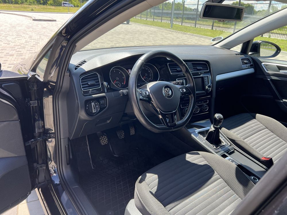 Продам автомобіль volkswagen golf 7