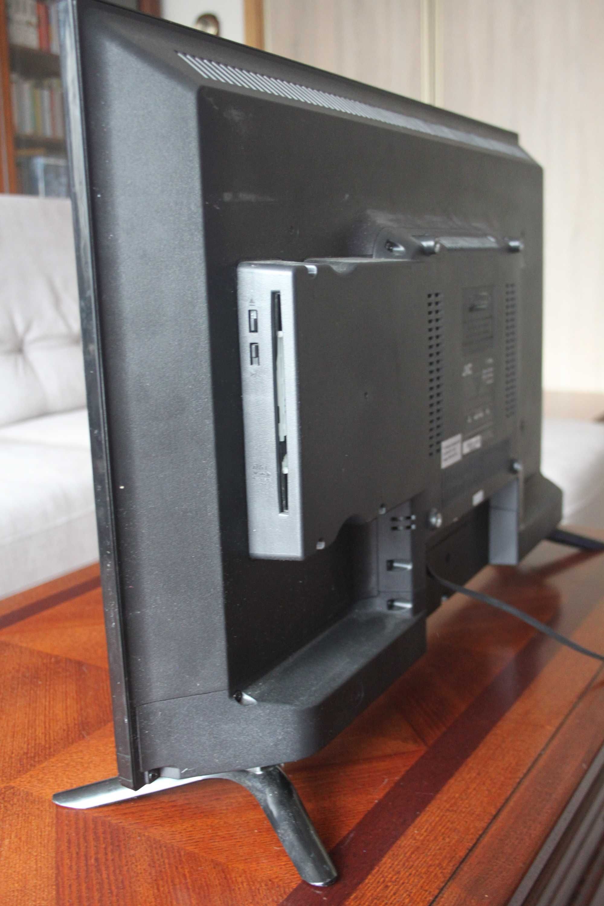 Telewizor JVC LT-32C365 32"