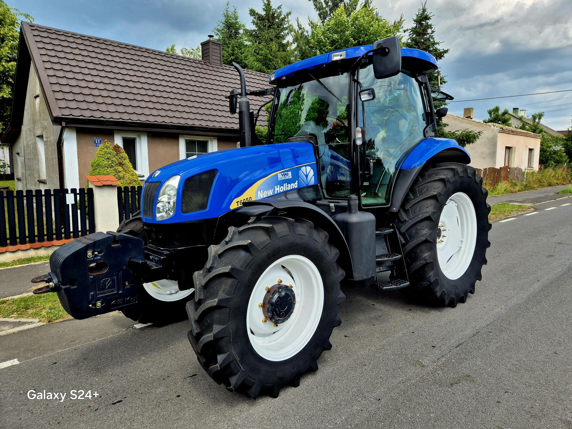 New holland t6050 tm 135 claas nn massey ferguson  nn john deere zetor