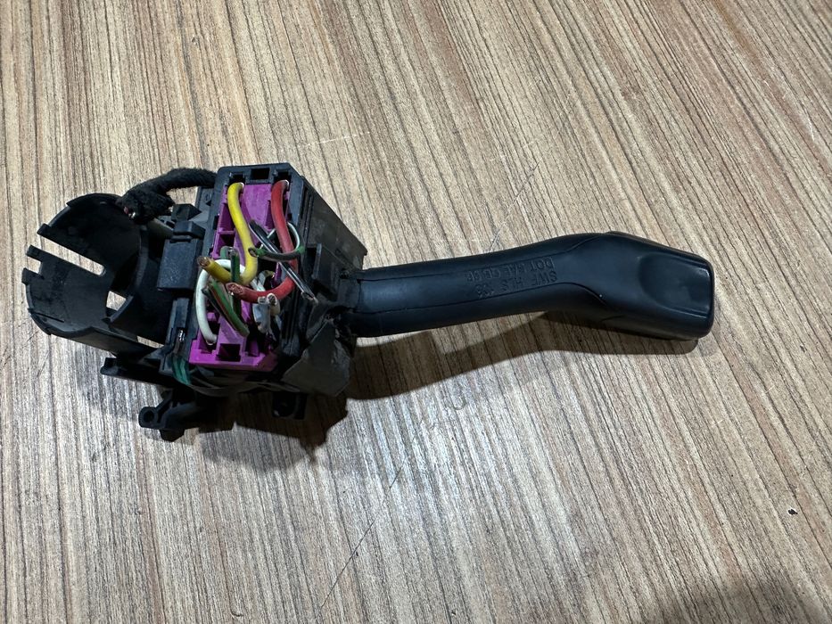 Переключатель подрулевой левый vw passat b5 octavia golf 4 8l0953513s