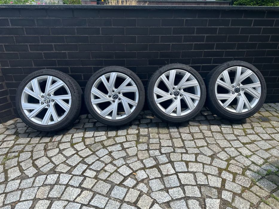 Koła Alufelgi VOLKSWAGEN 18 Golf 8 Touran Passat 215/45R18 5x112 ET51