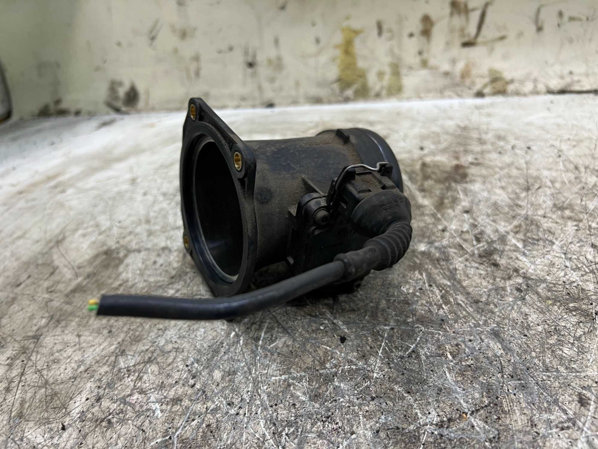 Audi A3 8L 1.8B A4 B5 1.6B 1.8T Vw Passat B5 Przepływomierz Powietrza