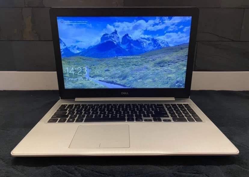Laptop Dell inspiron 5570 + ładowarka bialy