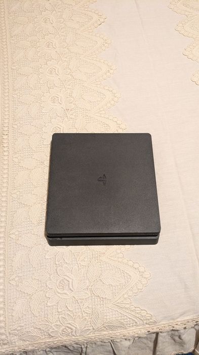 PlayStation 4 Slim - 1TB