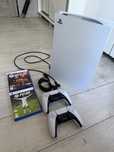 Playstation 5 (825gb SSD, wersja z napędem) 2 pady 2 gry, okablowanie