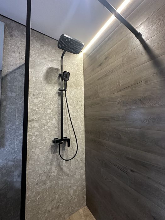 Будинок з ремонтом , меблями і технікою /без %