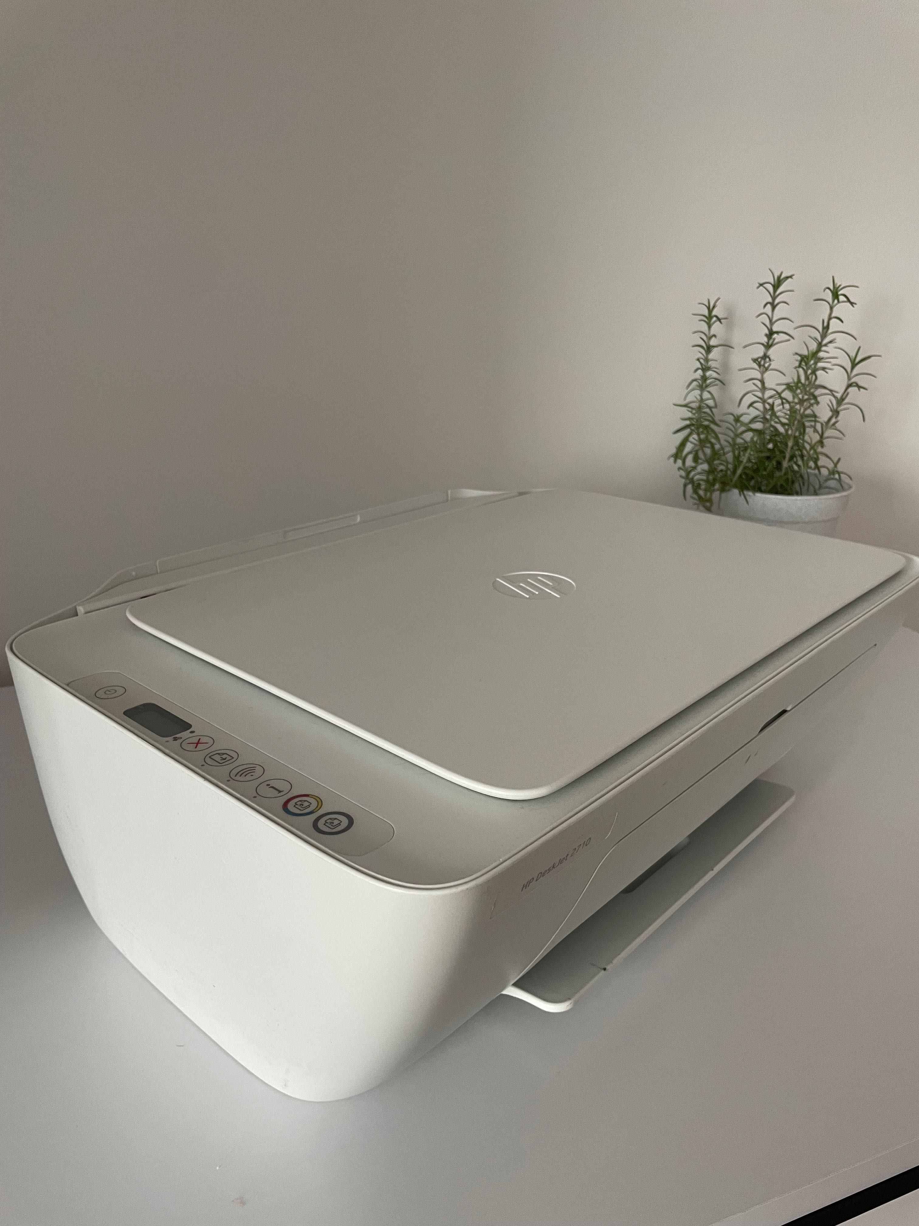 Принтер HP DeskJet 2700