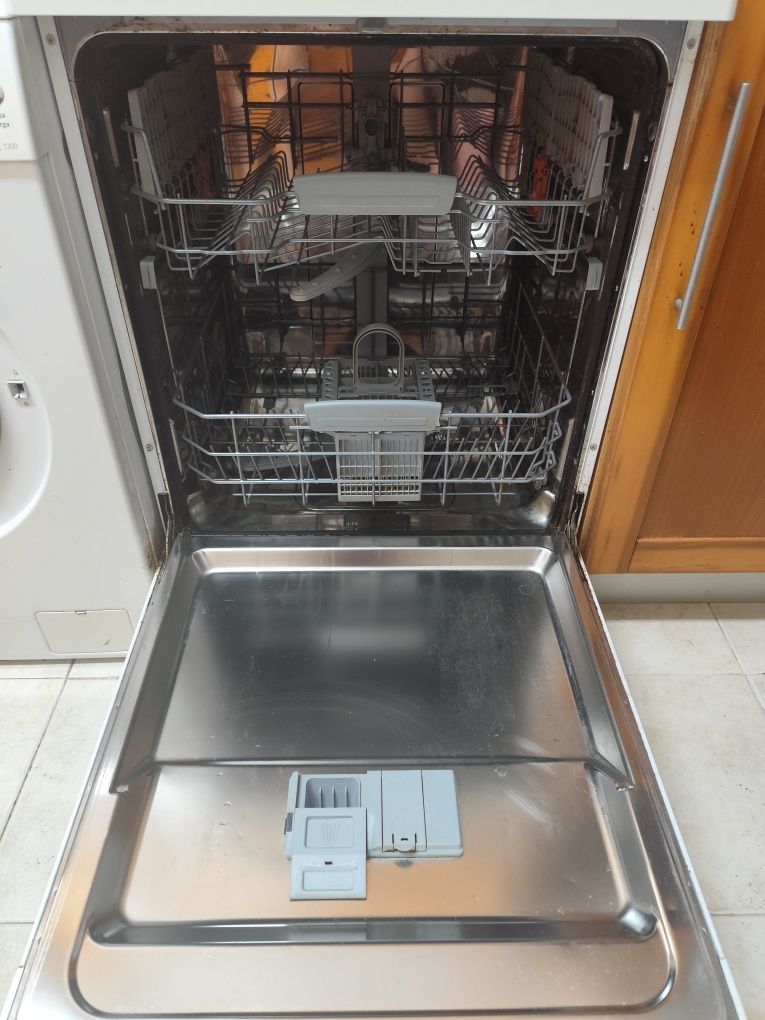 Máquina de lavar louça Ariston Hotpoint