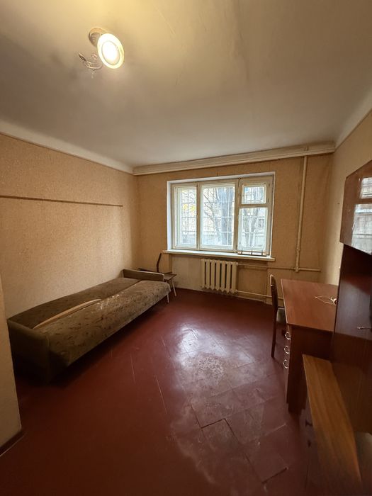 Продаю дві кімнати в гуртожитку Колос
