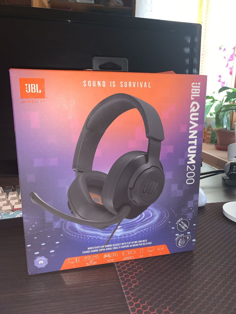 JBL QUANTUM 200 Навушники