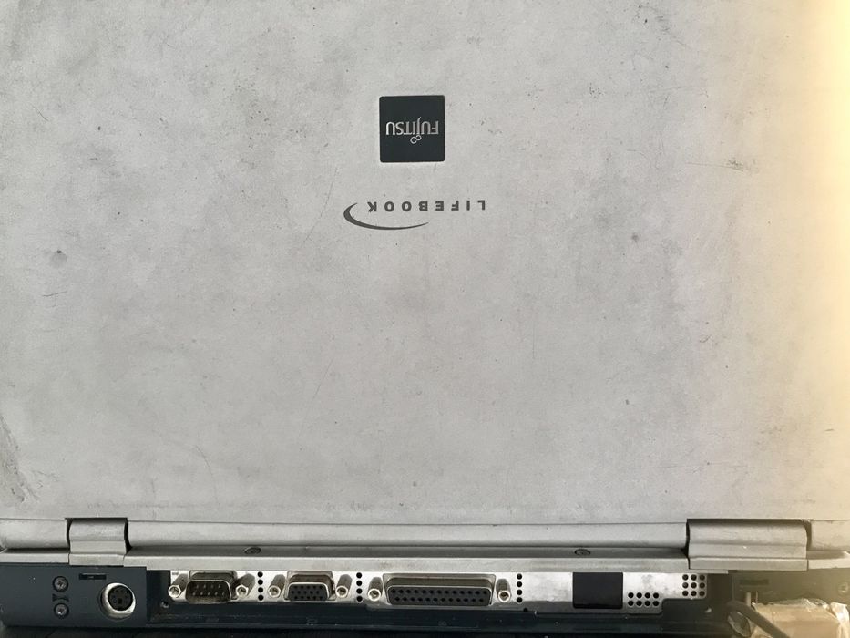 Laptop Fujitsu C4110 Lifebook (Boas Condições)