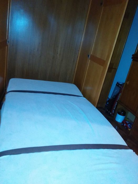 Mobília de Quarto com duas camas rebatíveis