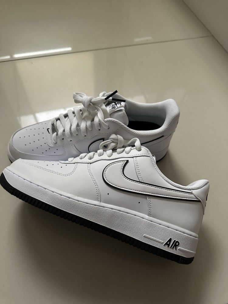 Buty NIKE Air Force 1’07 białe nowe z metką rozmiar 43 pudełko