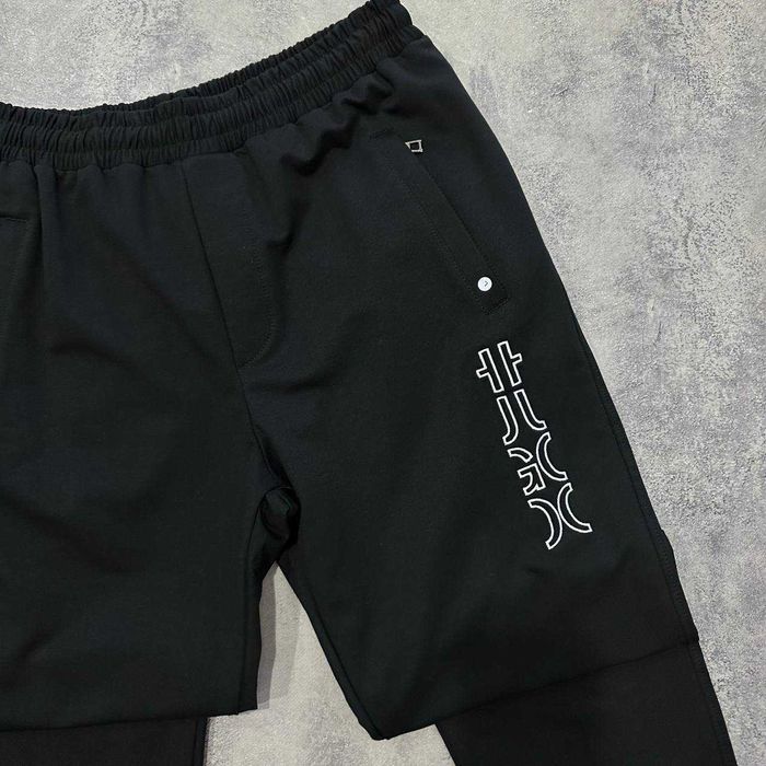 Чорний чоловічий спортивний костюм Hugo Boss