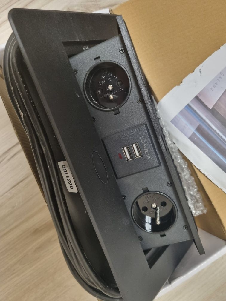 Listwa zasilająca do mebli USB Design Light