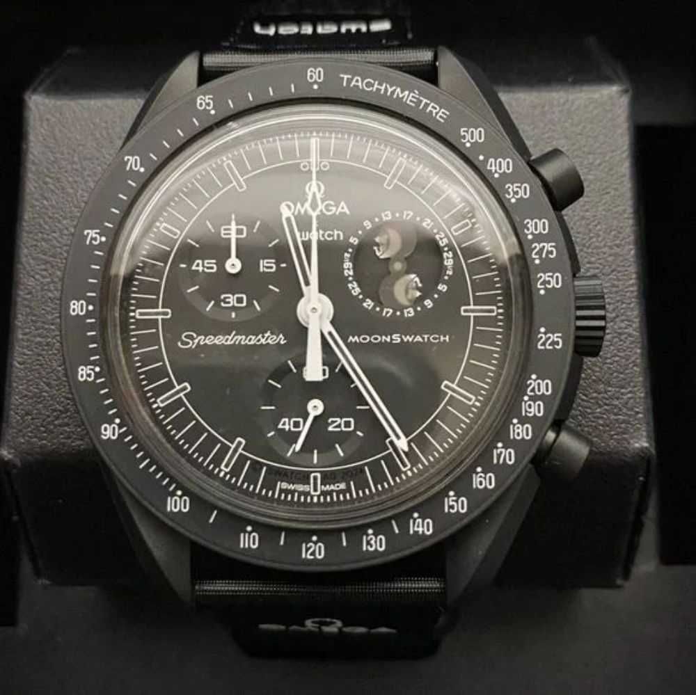 Omega x Swatch "Ciemny Księżyc" SO33B700 - Snoopy w Kosmicznej Edycji
