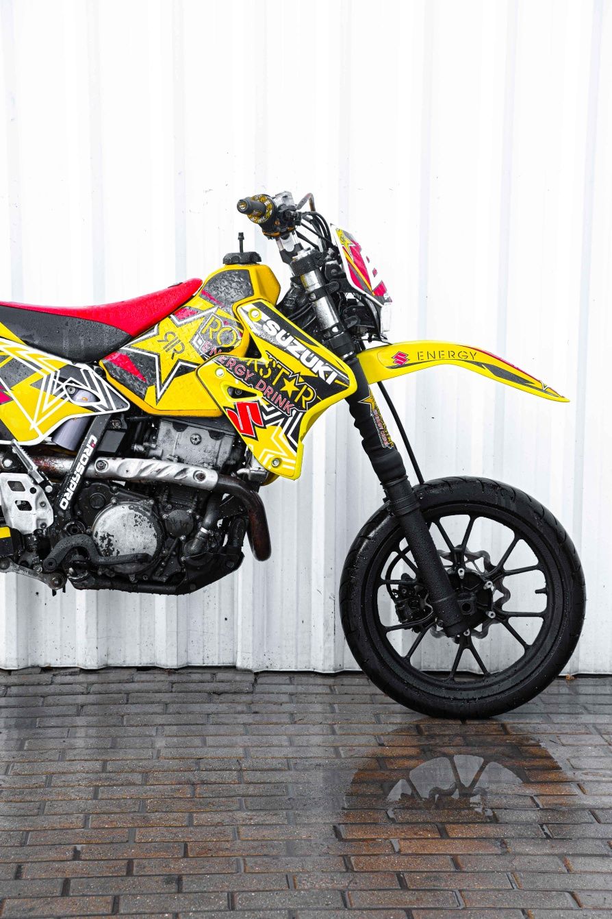 SUZUKI DRZ 400 SUPERMOTARD ATÉ 75€/MÊS