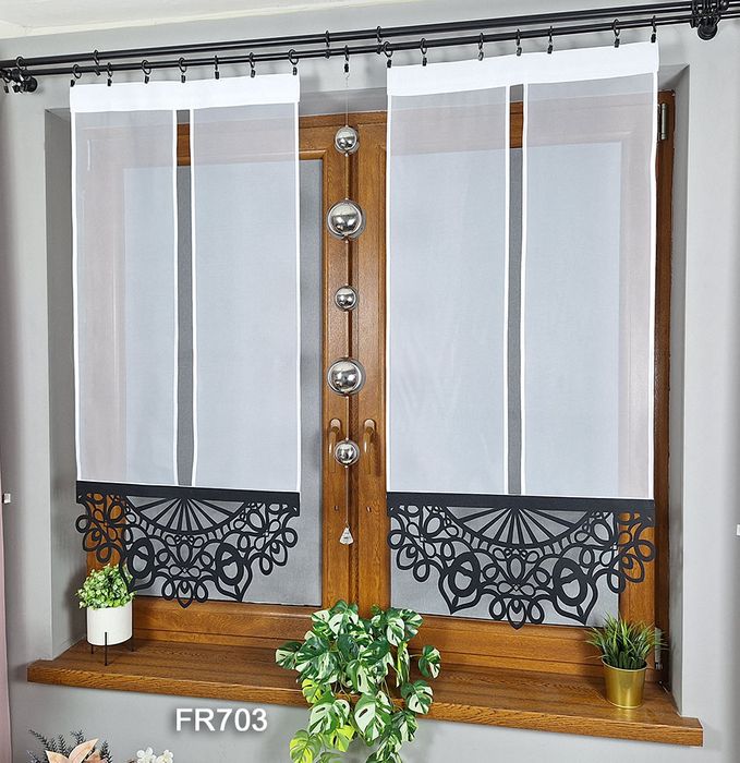 Firany Panelowe – Zestaw 2 Paneli Z Czarnym Ażurem – Fr703 - 120Cm