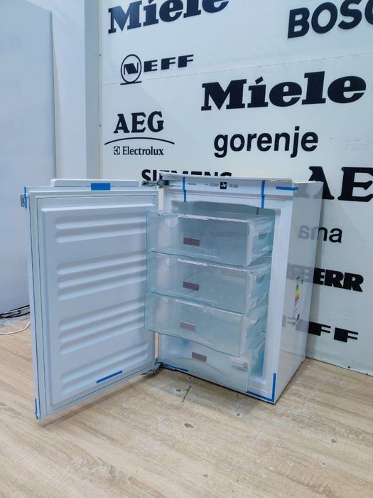 MIELE™FN32202i. ТОП! Вбудована морозильна камера. 2020. Germany