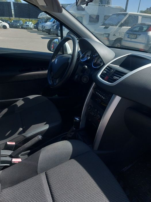 137mil klms, Ano 2011,  1.4 carro de garagem como novo