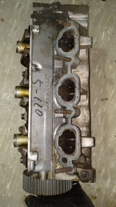 Продам головку Mitsubishi Galant 8 (ближе к салону)