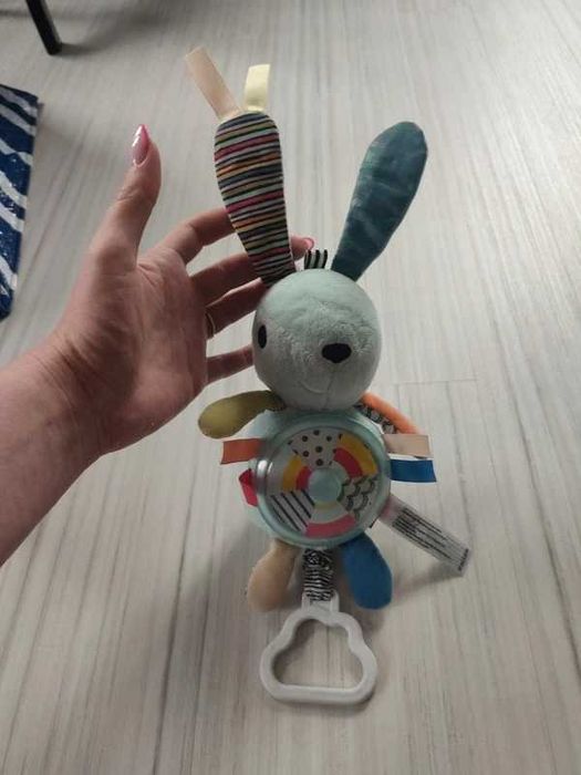 Skip Hop, Zabawka aktywny Królik Wesołe podwórko