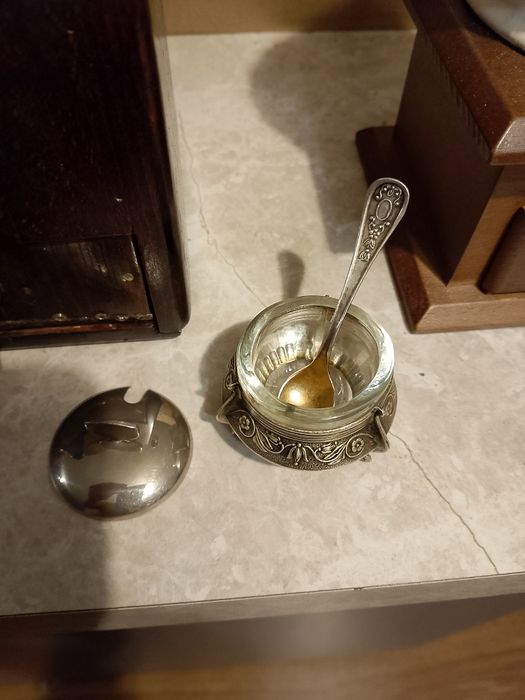 3 stare młynki solniczka