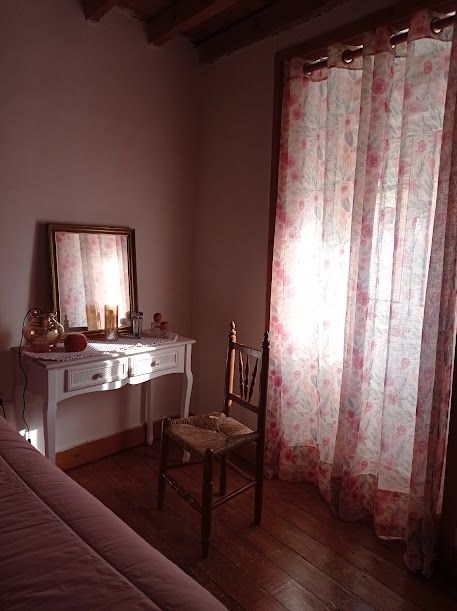 Mesa de Cabeceira e Cómoda