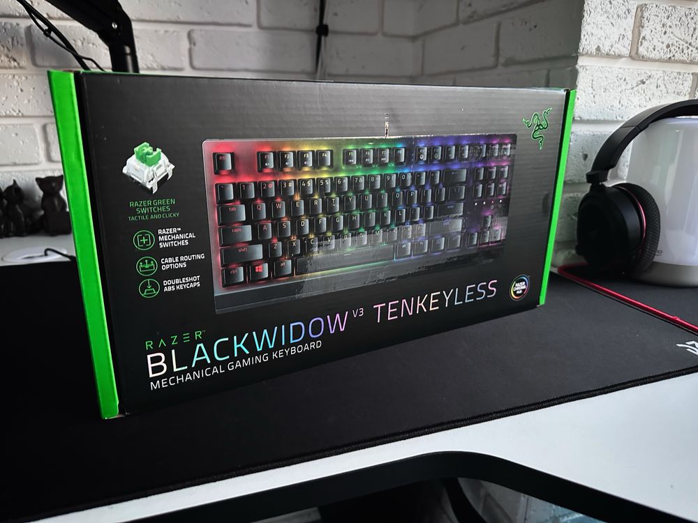 Продам клавиатуру Razer Blackwidow v3