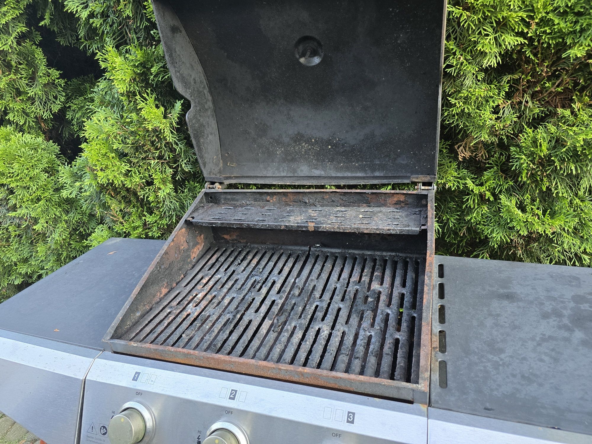 Grill gazowy ProfiCook PC-GG 1219 z butlą gazową–gotowy do grillowania