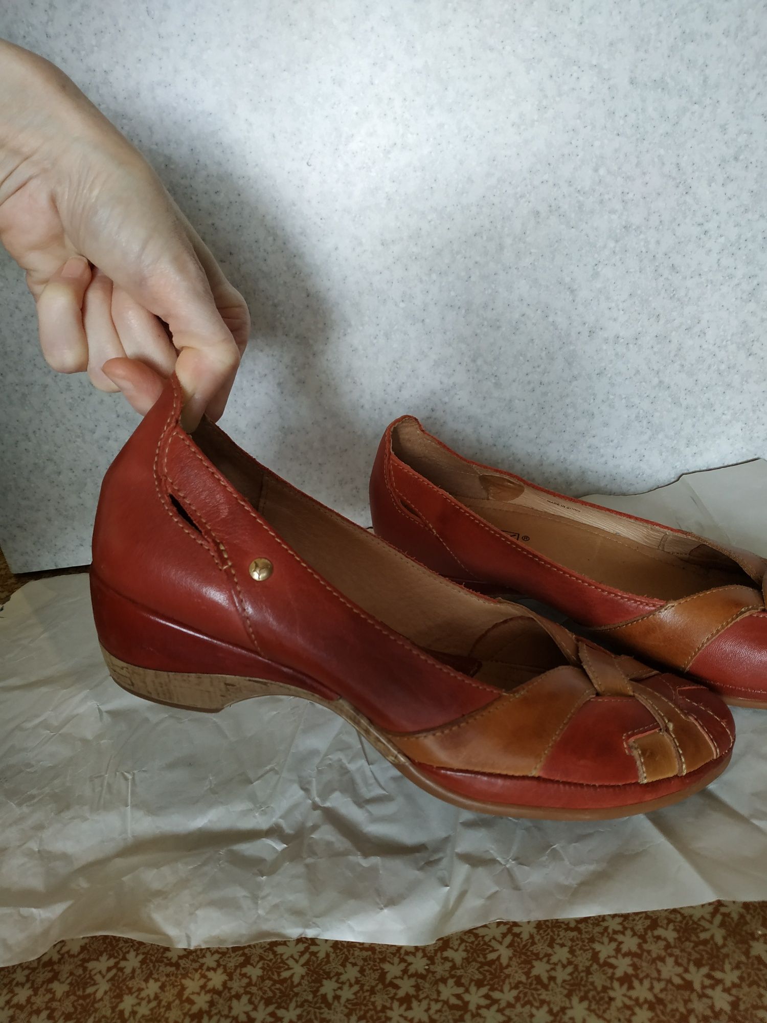Жіночі туфлі з натуральної Pikolinos
