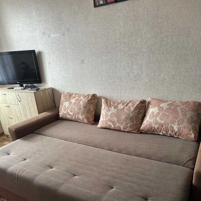 Продам диван в доброму стані