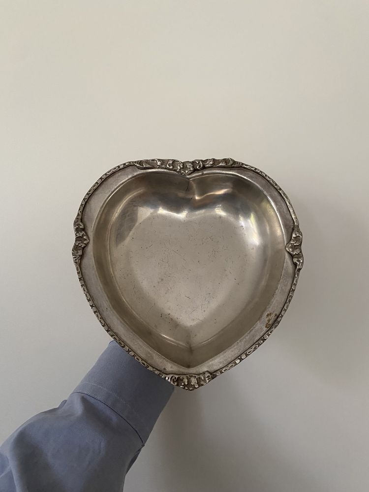 Posrebrzana miska w kształcie serca