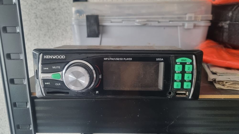 Продам магнітолу в автомобіль в ідеальному стані