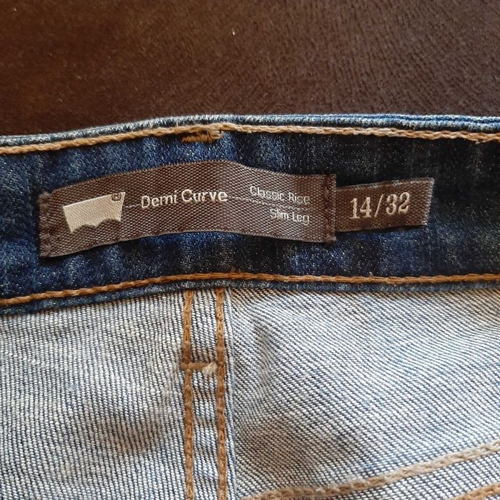 LEVIS Demi Curve jeansy W32/L34