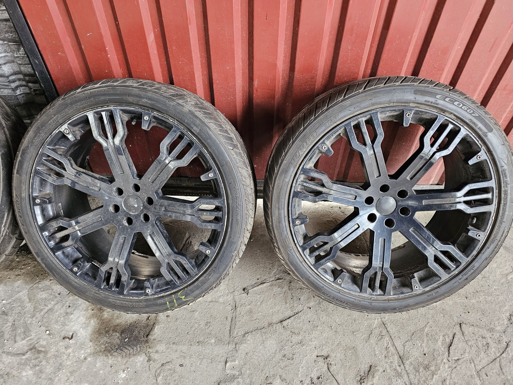 Диски рест с резиной R22/285/35.Nissan R51 и D40.