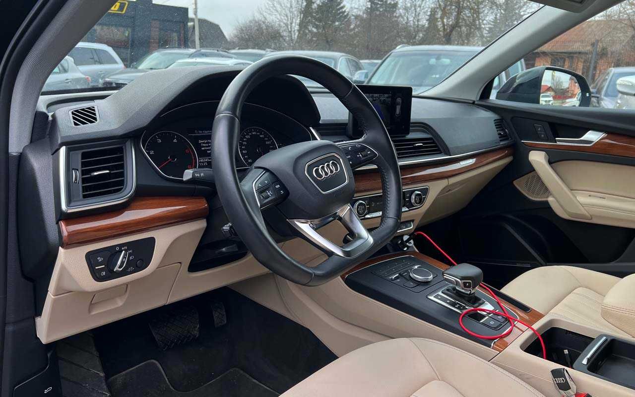 Audi Q5 2019 року