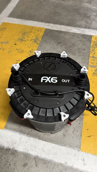 Filtro Fluval FX6 com muitos acessórios