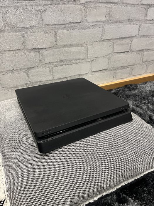 Playstation 4 Preta 860GB, Comando PS4