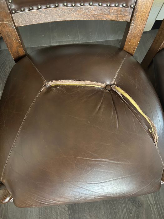 Dębowy ciężki stół 130x100 z 4 krzesłami