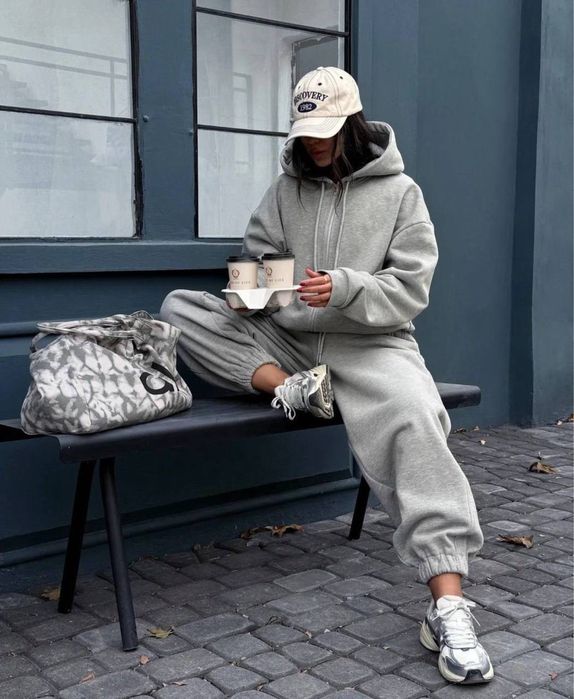 Oversize костюм жіночий Чорний, графіт, шоколад. Купити жіночий костюм