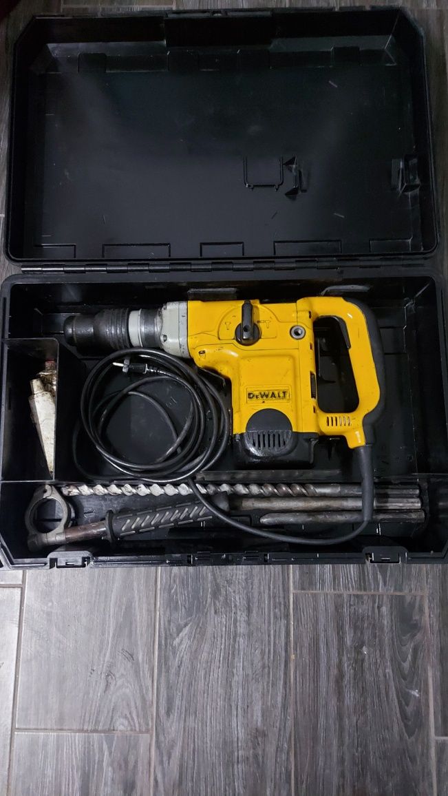 DEWALT 25600 k máquina de furar