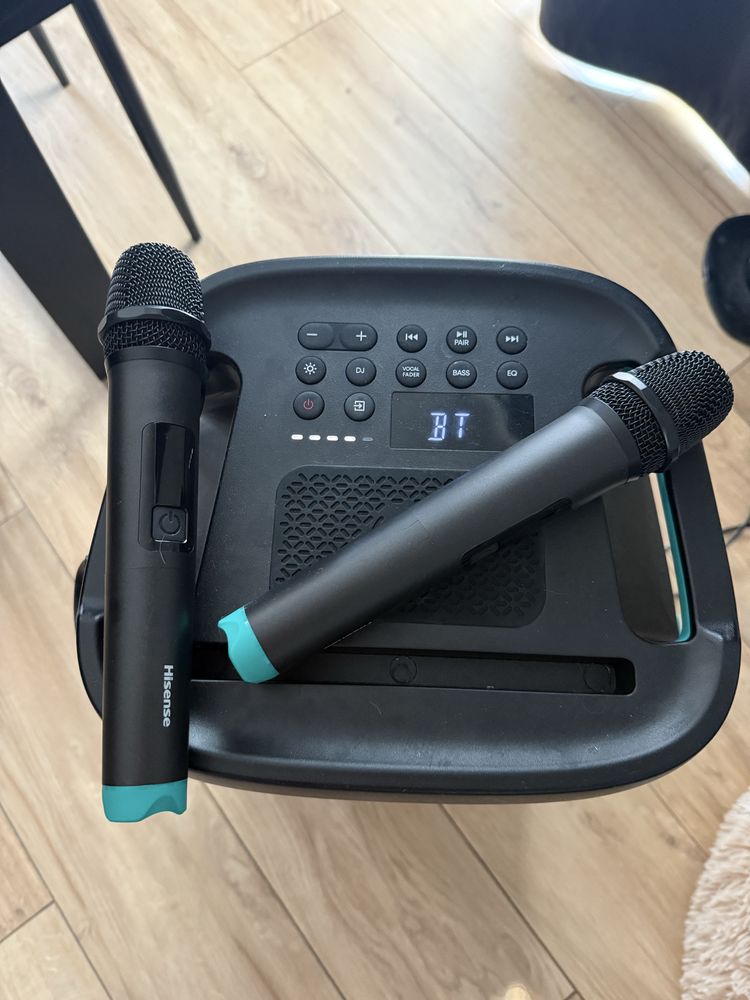 Hisense Party Rocker One Plus 300W . Dwa nikrofony karaoke.